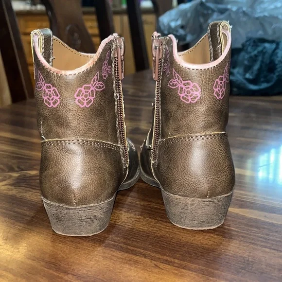 Boot bundle- 2 pair size 6 toddler - Picture 7 of 15